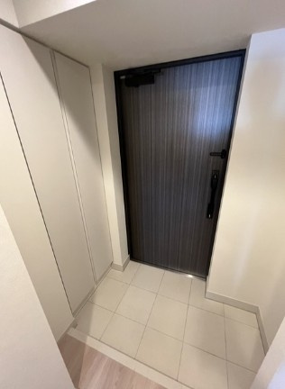 プレール・ドゥーク川口並木の玄関