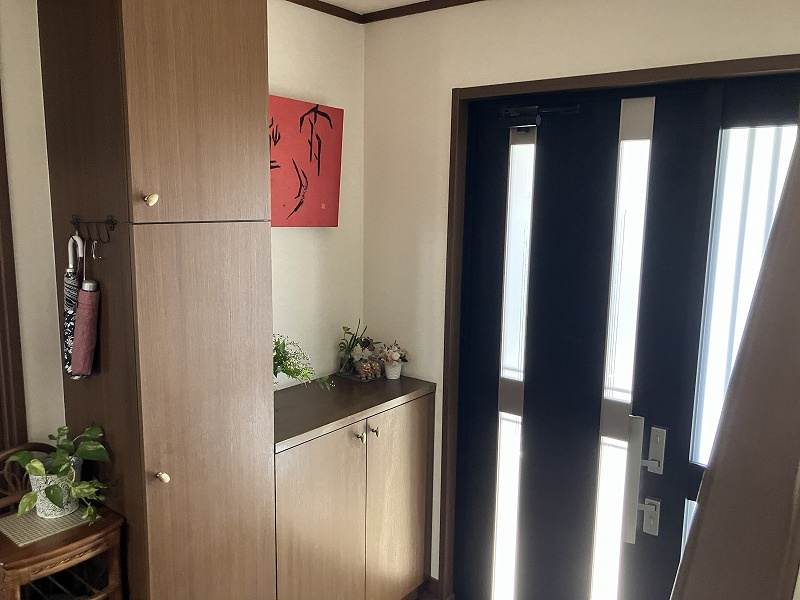 各務原市東山４丁目の玄関