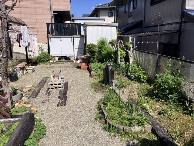 各務原市東山４丁目の庭