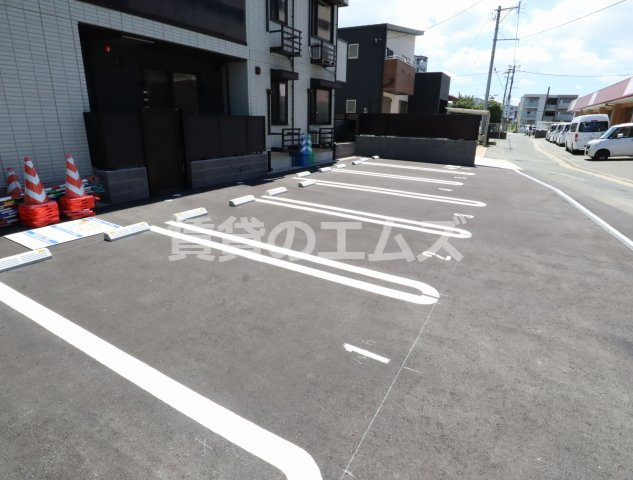 【駐車場】 | Ｄ－ＲＯＯＭ板付