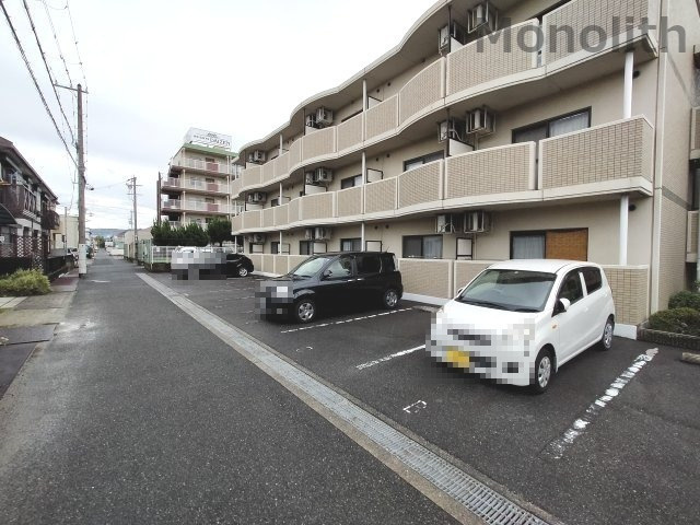 フィール白い雲の駐車場