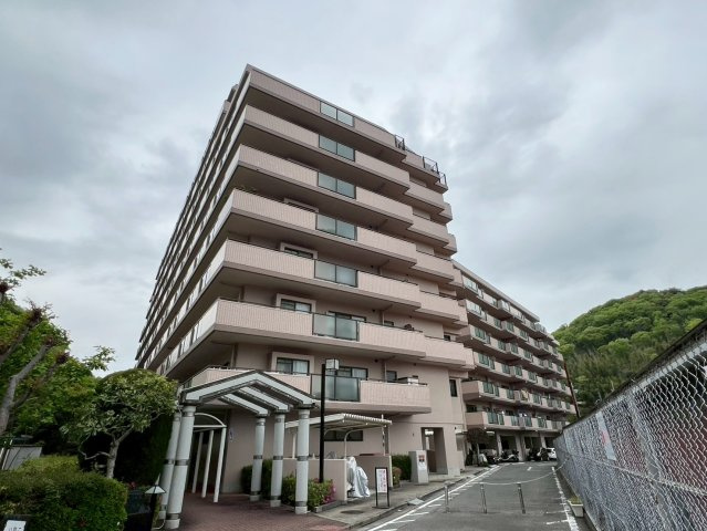 ルイシャトレ須磨名谷の外観