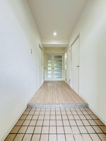 ルイシャトレ須磨名谷の玄関