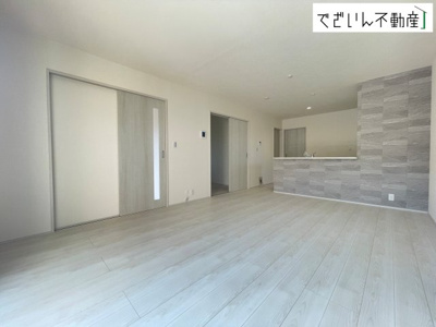 【居間・リビング】 | Livele Garden.S熊谷市月見町第3　新築住宅 | 細部まで丁寧に仕上げられた内装が、日々の生活を豊かに彩ります。家族の思い出が増えていく場所に。
現地(2026年7月撮影)