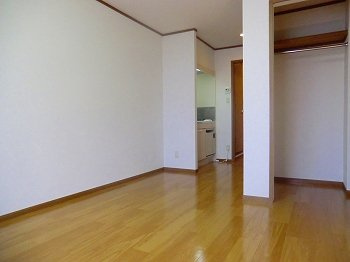 【内装】 | アラモード・Ｆ | 明るい色調の室内です