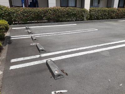 【駐車場】 | ラポール・セタ | 駐車場に車を止められます