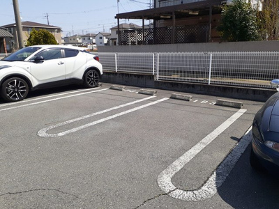 【駐車場】 | パレ・エクセラン | 駐車場に車を止められます