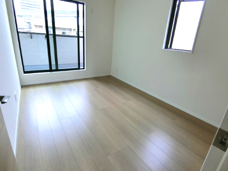 安佐南区西原2丁目の洋室|ナチュラルで居心地の良いプライベートルーム。ライフスタイルに合わせて自由にアレンジ可能。