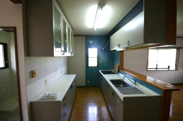 中古戸建　御津町朝臣のキッチン|2Fキッチン
こちらも収納たっぷり