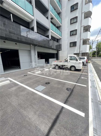 【駐車場】