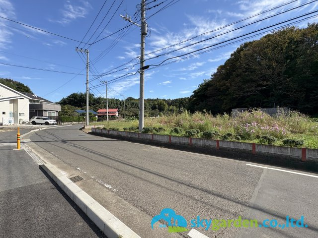 茅ヶ崎市第1芹沢　新築戸建　全４棟2号棟の前面道路含む現地写真|前面の風景　ノスタルジックで長閑な風景が魅力です