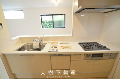 【キッチン】 | 座間市相武台１丁目　新築戸建て　全１棟【仲介手数料無料】