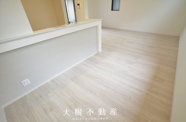 【居間・リビング】 | 座間市相武台１丁目　新築戸建て　全１棟【仲介手数料無料】 | 【仲介手数料無料でご紹介可能です】大樹不動産