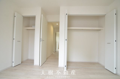 【洋室】 | 座間市相武台１丁目　新築戸建て　全１棟【仲介手数料無料】 | 2階　洋室1（6.8帖）クローゼット