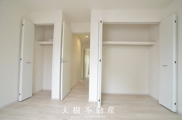 【洋室】 | 座間市相武台１丁目　新築戸建て　全１棟【仲介手数料無料】 | 2階　洋室1（6.8帖）クローゼット