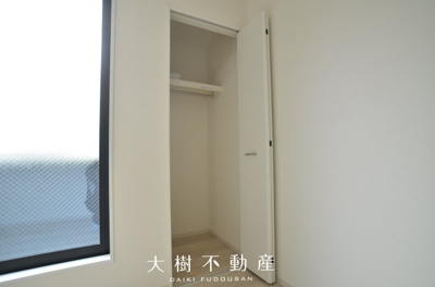 【洋室】 | 座間市相武台１丁目　新築戸建て　全１棟【仲介手数料無料】 | 2階　洋室3（5.2帖）クローゼット