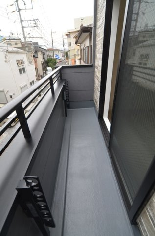 【バルコニー】 | 座間市相武台１丁目　新築戸建て　全１棟【仲介手数料無料】