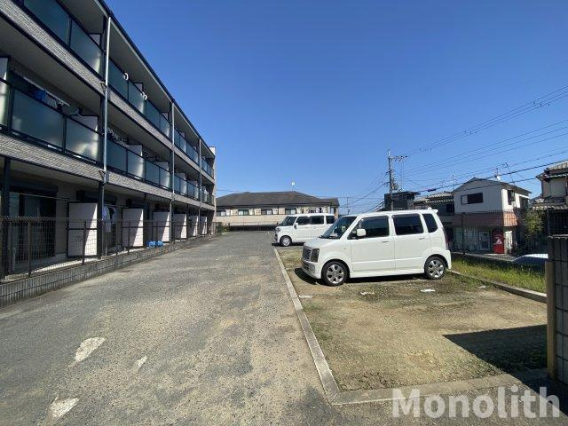 ラパス高倉台の駐車場