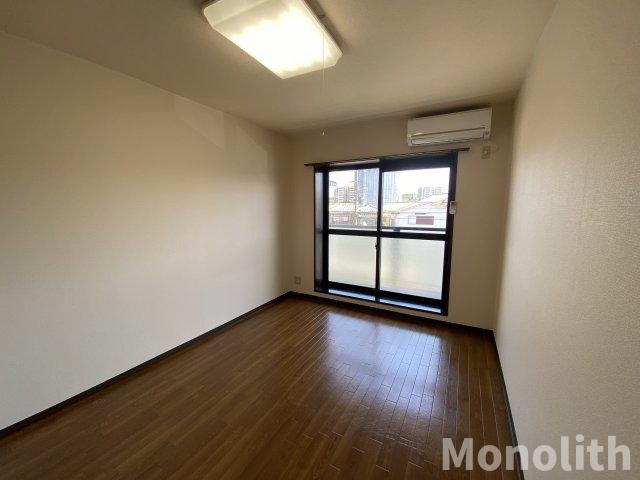 ラパス高倉台の居間・リビング