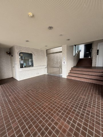 ダイアパレス輝国のエントランス