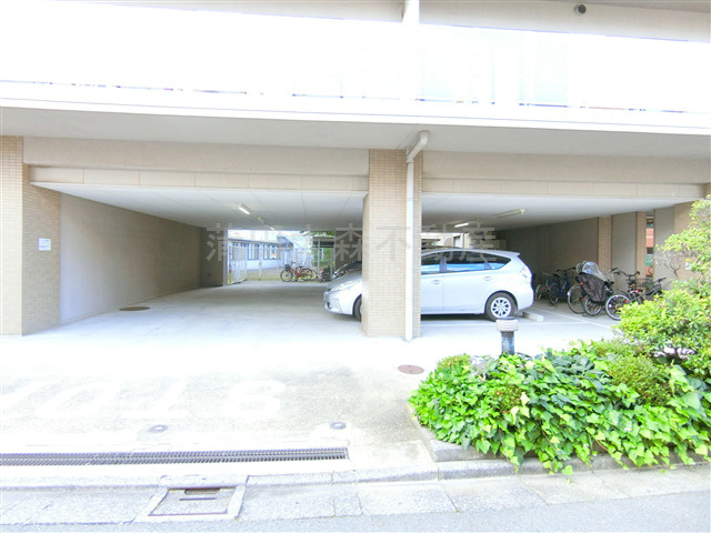 エトワール多摩川の駐車場|敷地内平置き　駐車場　空き状況等詳細はお問合せください。