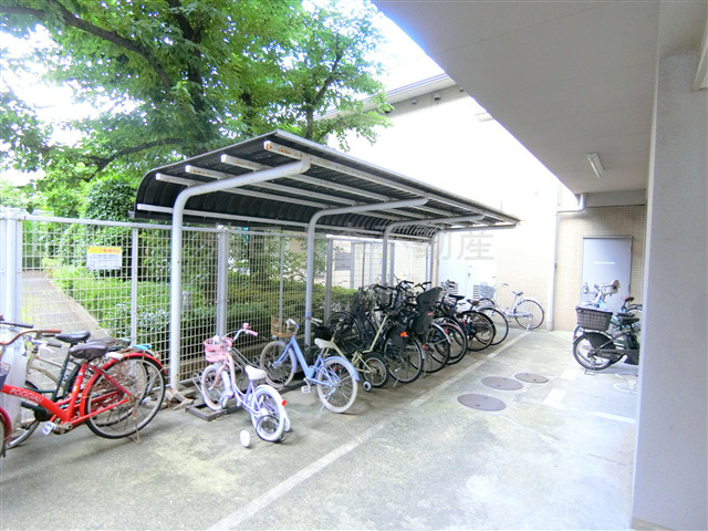エトワール多摩川のその他共用部分|屋根付き駐輪場