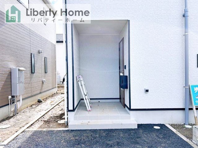 石岡市若松第8　新築戸建　1号棟のエントランス