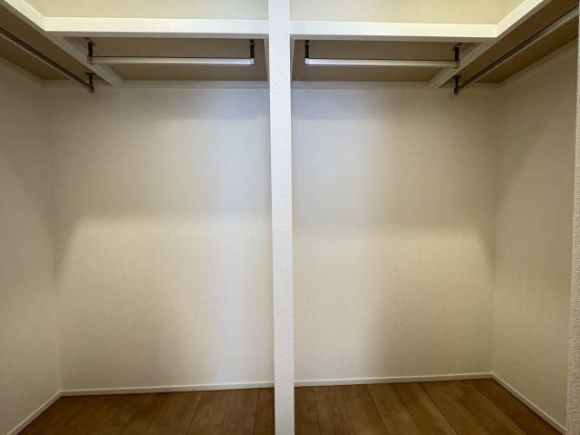 アクシアガーデン南砂の収納|大容量のウォークインクローゼット付き♪
