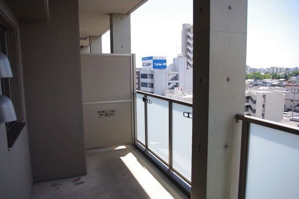 高畑T-2マンションのバルコニー