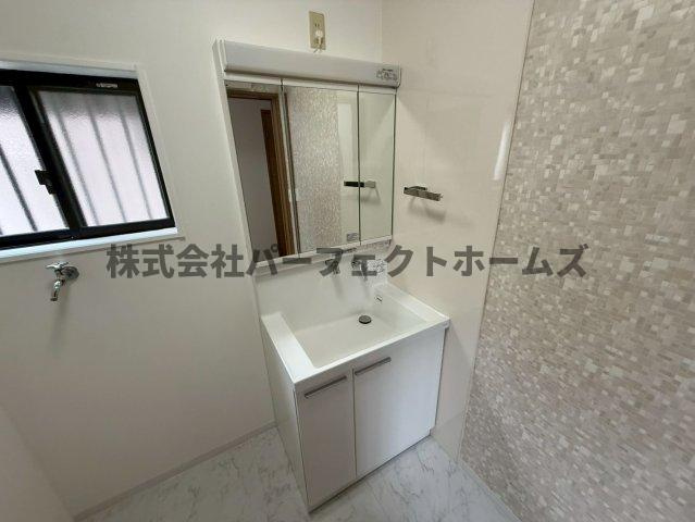高野道2丁目戸建　賃貸の独立洗面台|朝の身支度には欠かせない独立洗面化粧台