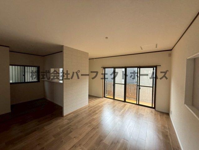 高野道2丁目戸建　賃貸の居間・リビング|使いやすい居間です