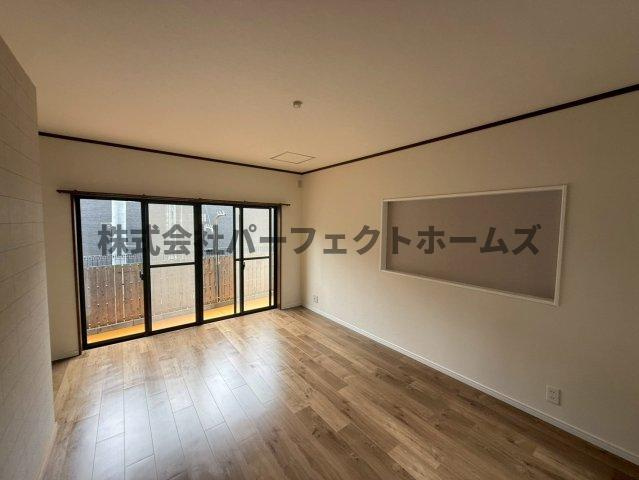 高野道2丁目戸建　賃貸の居間・リビング|使いやすいリビングです