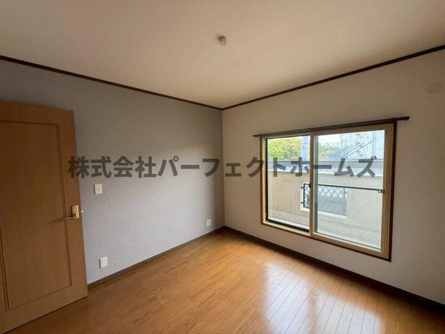 高野道2丁目戸建　賃貸の洋室|明るい洋室です