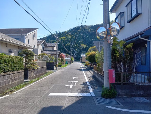 【前面道路含む現地写真】の画像