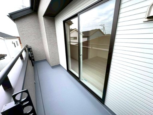 三島市谷田　新築戸建　全４棟　３号棟のバルコニー