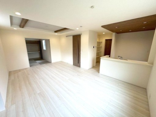 三島市谷田　新築戸建　全４棟　３号棟の居間・リビング