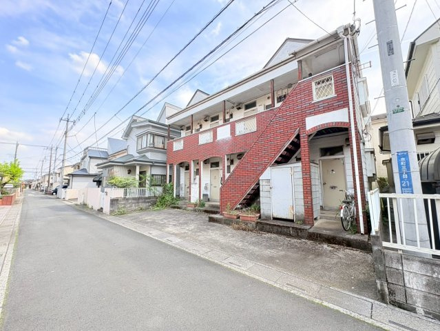 坂戸市泉町　建築条件なし売地　東武東上線『北坂戸駅』徒歩16分　【桜小学区】の前面道路含む現地写真