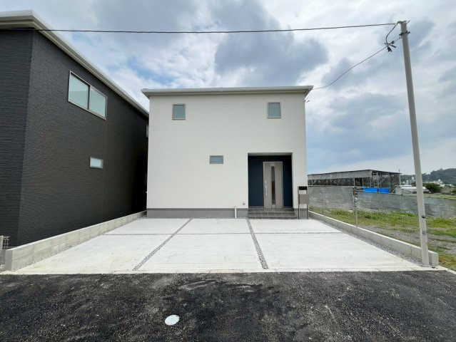 リーブルガーデンうるま市高江洲 新築一戸建て（分譲住宅・建売）の駐車場