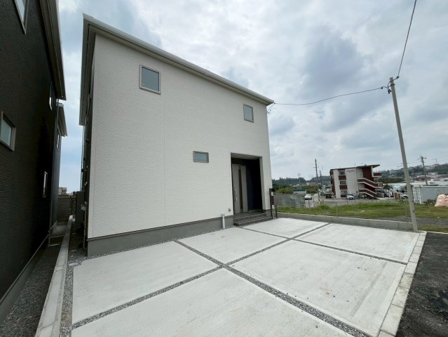 リーブルガーデンうるま市高江洲 新築一戸建て（分譲住宅・建売）の駐車場