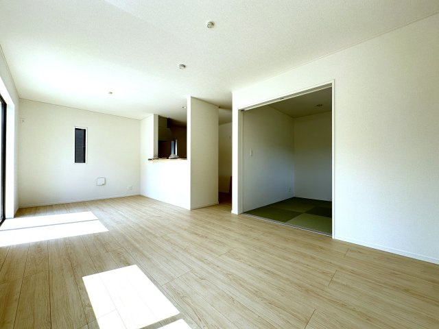 明石市大久保町谷八木新築戸建４号棟の居間・リビング