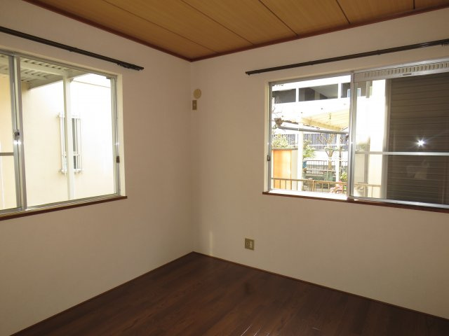 コスモプラザBの洋室|２０１号室の４.５帖のお部屋は和室です。