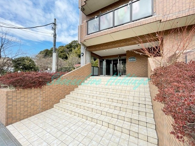 モンヴェ一ル東戸塚のエントランス