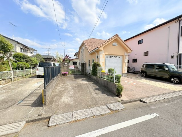 坂戸市芦山町　建築条件なし売地　東武東上線『北坂戸駅』徒歩10分　【片柳小学区】の前面道路含む現地写真