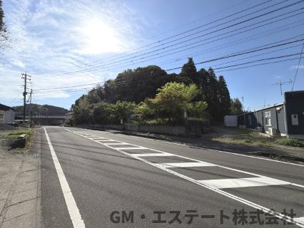 宮崎市大字恒久　土地の前面道路含む現地写真