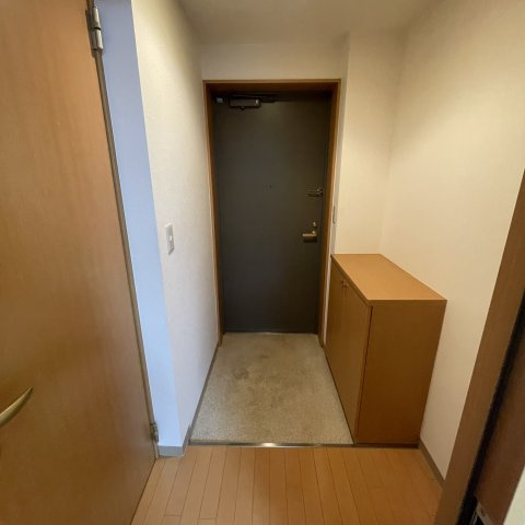東町コーポラスの玄関