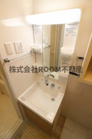 フリューゲル年見の独立洗面台|使いやすい独立洗面台です