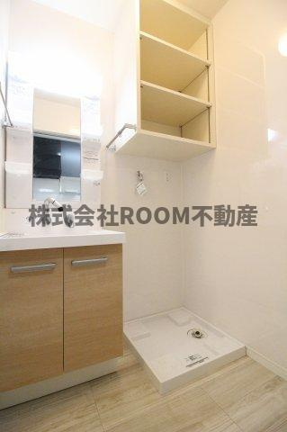 フリューゲル年見の洗面所|広い洗面スペース