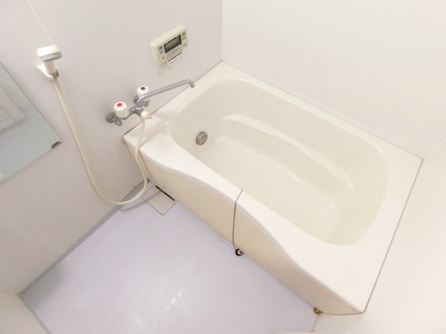ファミーユ千里丘の浴室