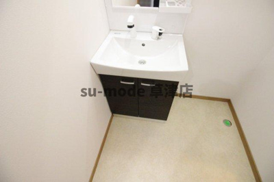 【洗面所】 | フォアール市子殿 | ゆったりとスペースのある洗面所