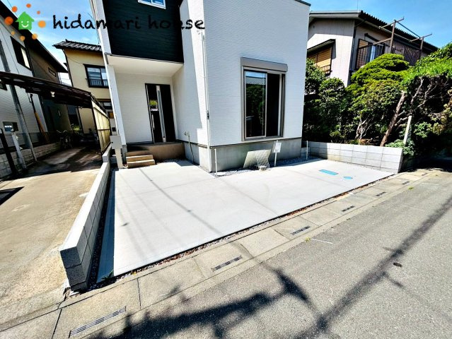 上尾市浅間台3期　新築戸建　Terrechez01　の駐車場